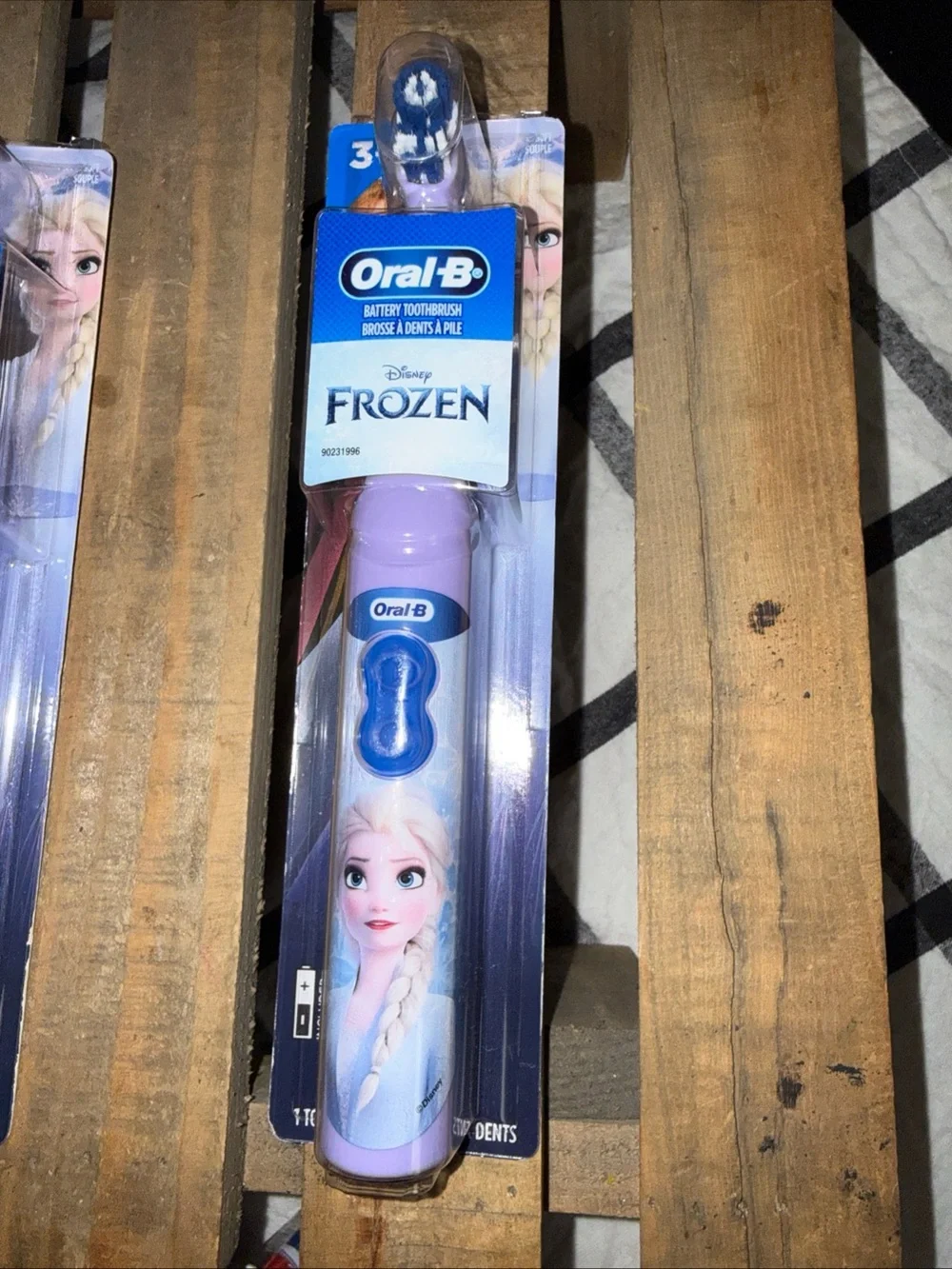 (3) Oral-B Disney Frozen Kids Electric Toothbrush - Purple